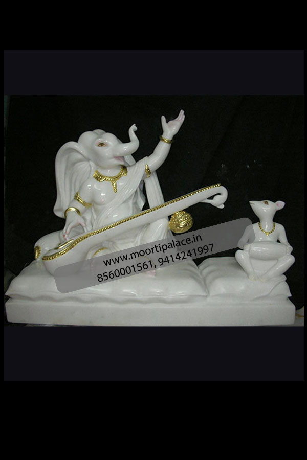 Playing Veena Ganesha Idol